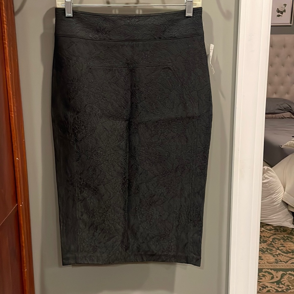 Diane Avon Furstenberg black lace pencil skirt